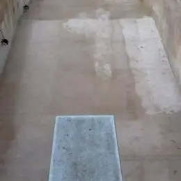 scavi e fondamenta piscina con scala romana interna